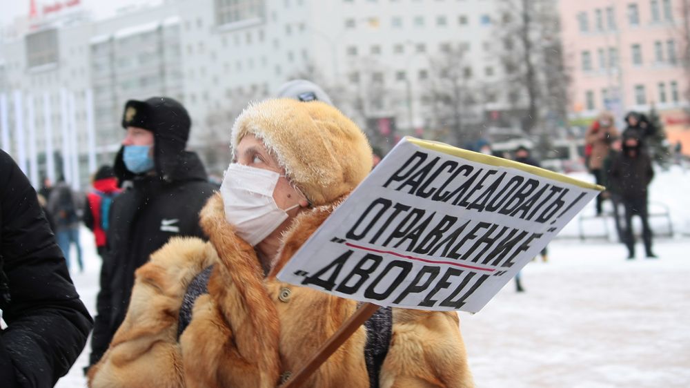 Nechte to dítě na pokoji, křičeli lidé v Moskvě na zatýkající policii